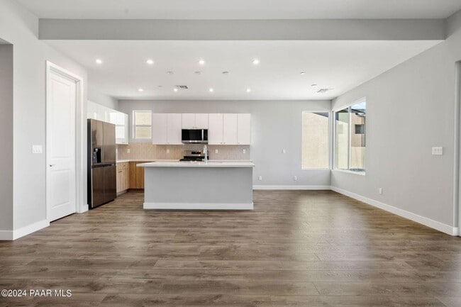 Building Photo - Beautiful Home in a Stunning 55+ Community...