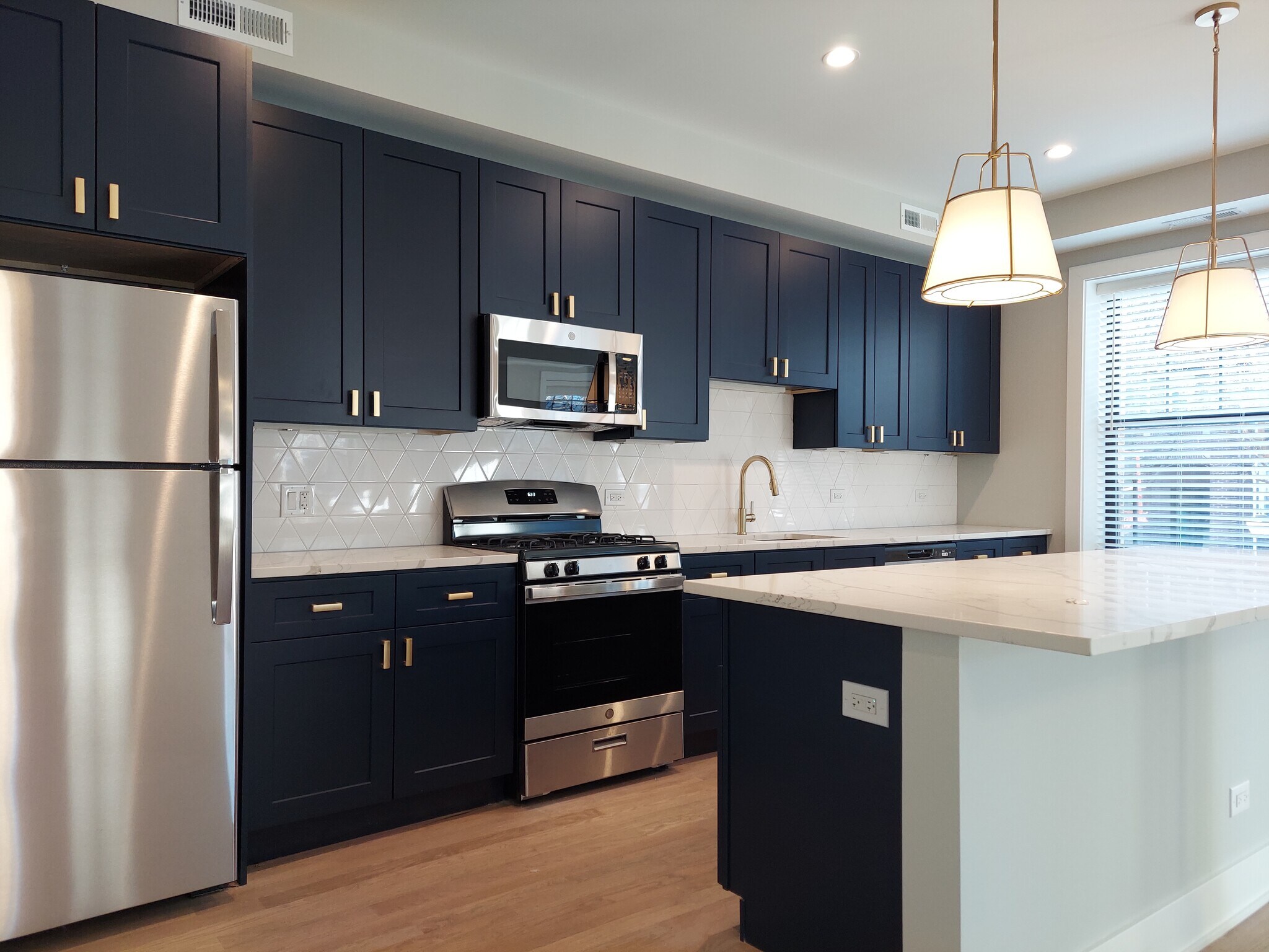 Building Photo - 4409 N Seeley Ave