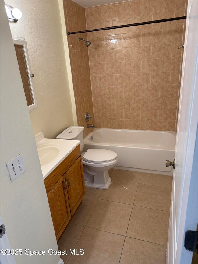 Building Photo - 767 Altona St NW