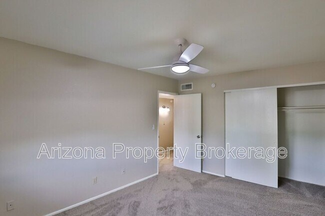 Building Photo - 851 E Cochise Dr