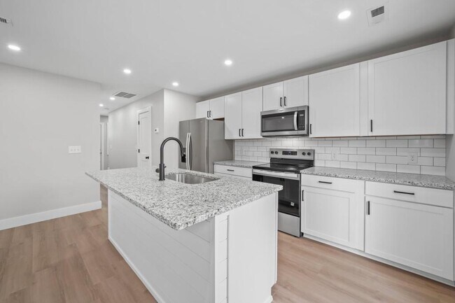 Building Photo - 126 Shipman Dr