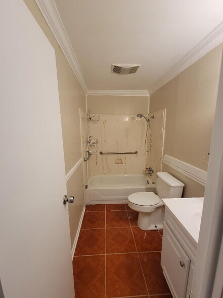 Building Photo - 129 Auburn Pl