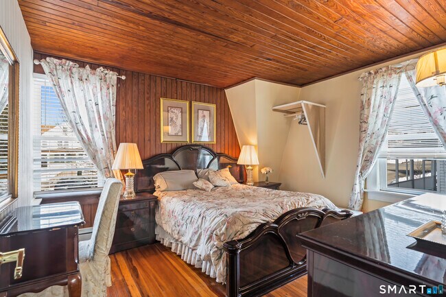 Building Photo - 94 Neptune Ave