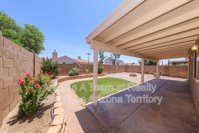 Building Photo - 8070 N Wild Aster Way