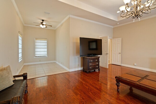 Building Photo - 31 Running Deer Mdws