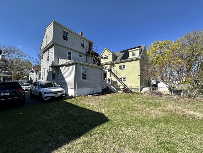 Building Photo - 82 Dexter Ave