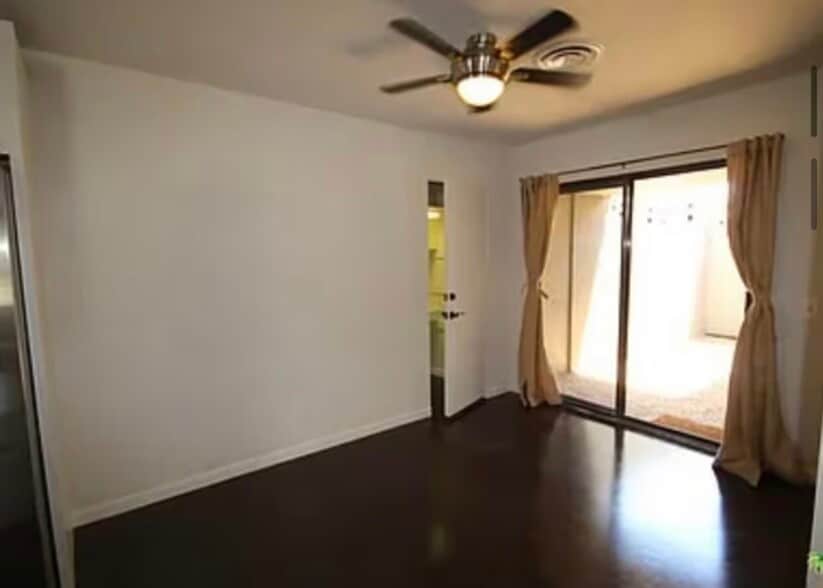 Building Photo - 1480 E Palm Tree Dr