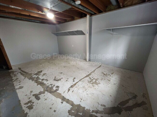 Building Photo - 774 W Cleveland Cir