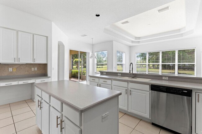 Building Photo - Gorgeous 3 Bedroom Home in Prestigious LPGA!