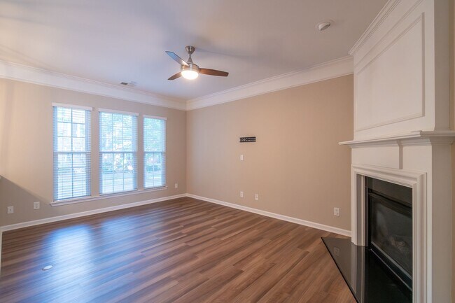 Building Photo - Gorgeous Townhome in the Heart of Fort Mill’s Baxter Village!