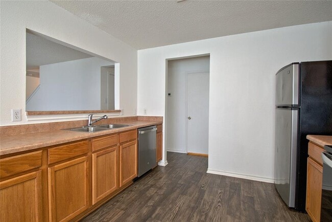 Building Photo - 1107 Thorn Creek Pl