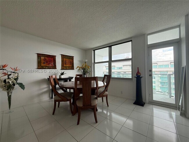 Building Photo - 9511 Collins Ave