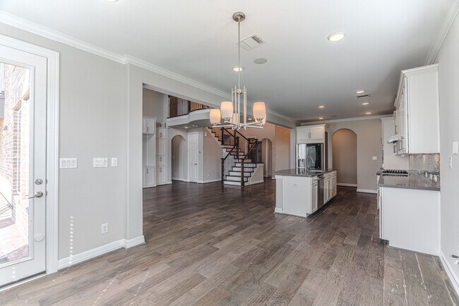 Building Photo - 6 Winter Thicket Pl