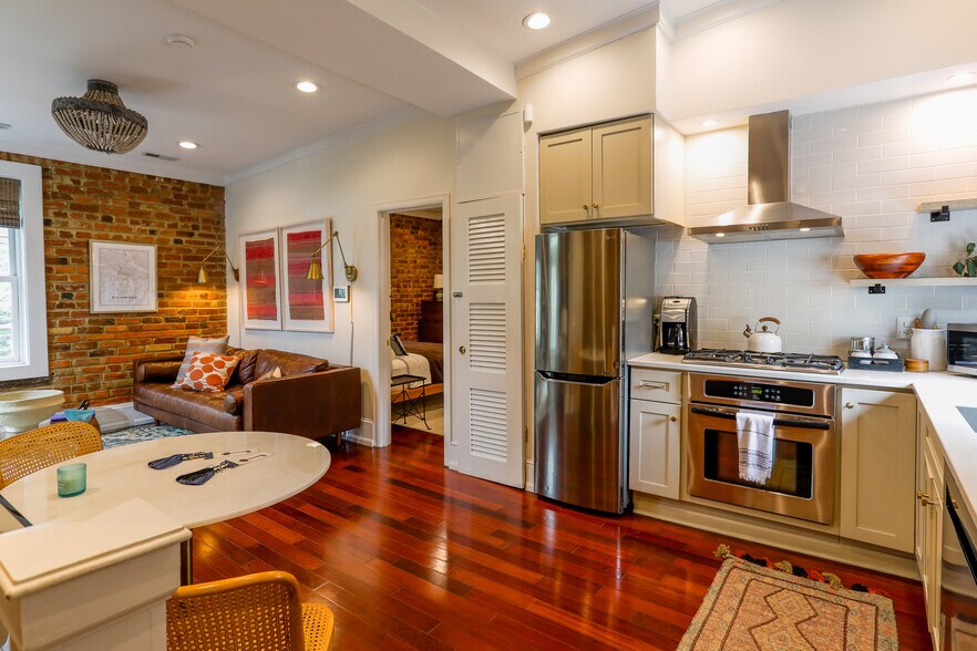 Building Photo - 416 N 3rd St