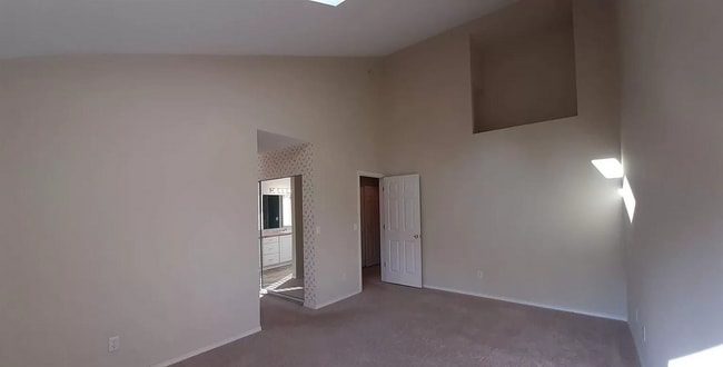 Building Photo - Stunning 2-Bedroom Condo with Panoramic Views in Gig Harbor