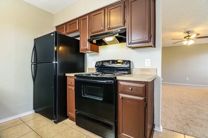 Building Photo - 908 Blue Ridge Dr