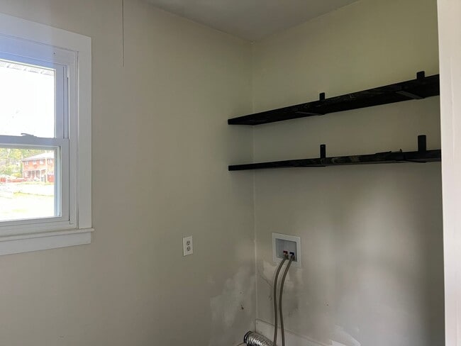 Building Photo - Beautiful one level home in JC!