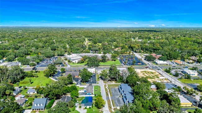 Building Photo - 37 SE 15th Terrace