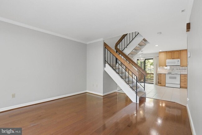 Building Photo - 2369 Southgate Square