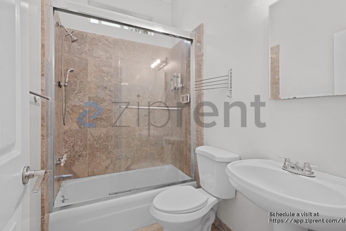 Building Photo - 7920 Hembree Ln