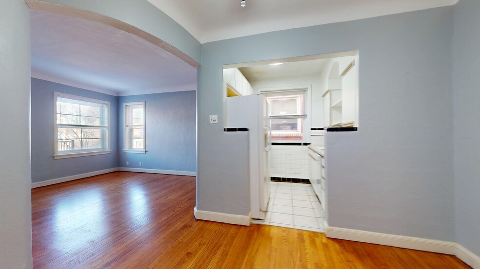 Building Photo - 5816 Mardel Ave