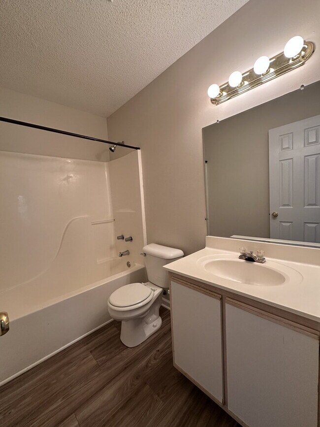 Building Photo - 400 Winners Cir S