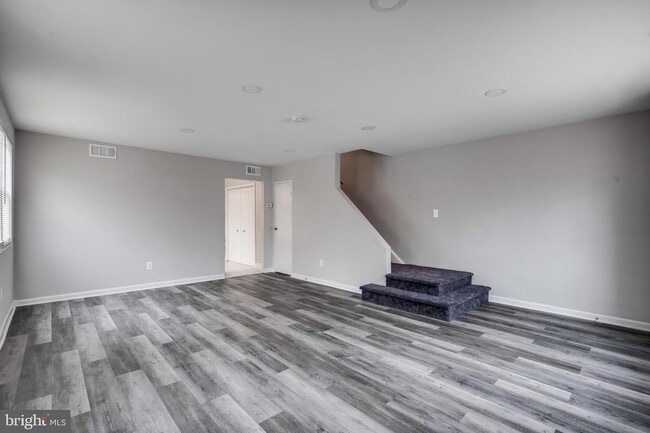 Building Photo - 2327 Wyngate Rd