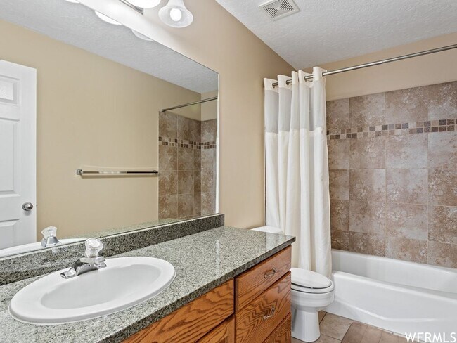 Building Photo - 3-bedroom, 2.5-bathroom home