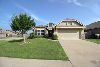 Building Photo - Custom Built 4 Bedroom In Southern Reserve...