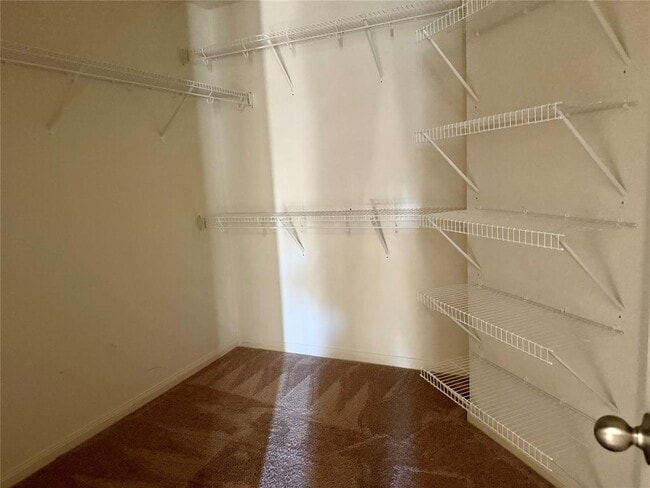 Building Photo - 1008 Riverdale Cove