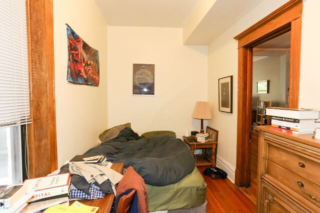 Building Photo - 1326 N Claremont Ave