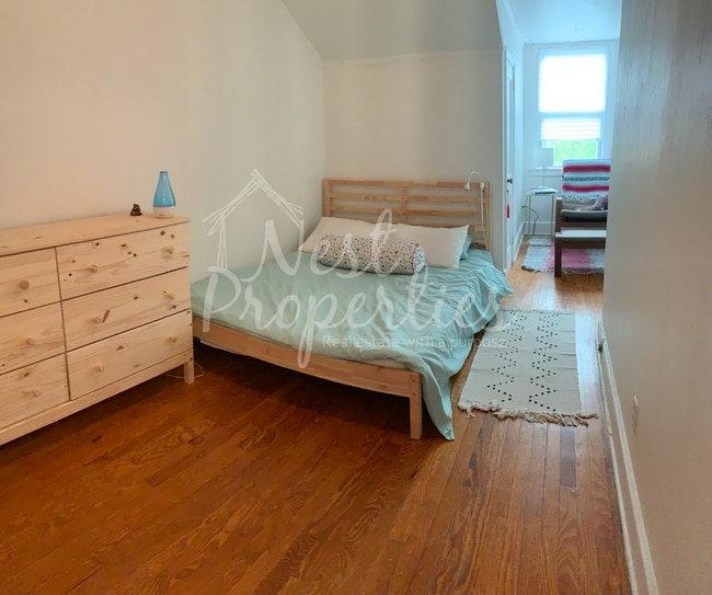 Building Photo - 302 South Harden Street