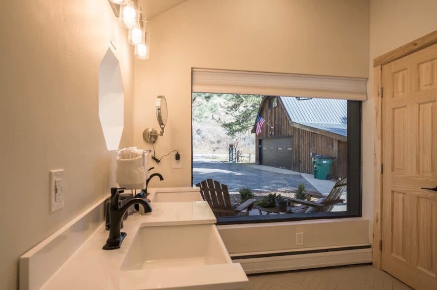 Building Photo - 21461 CO-140