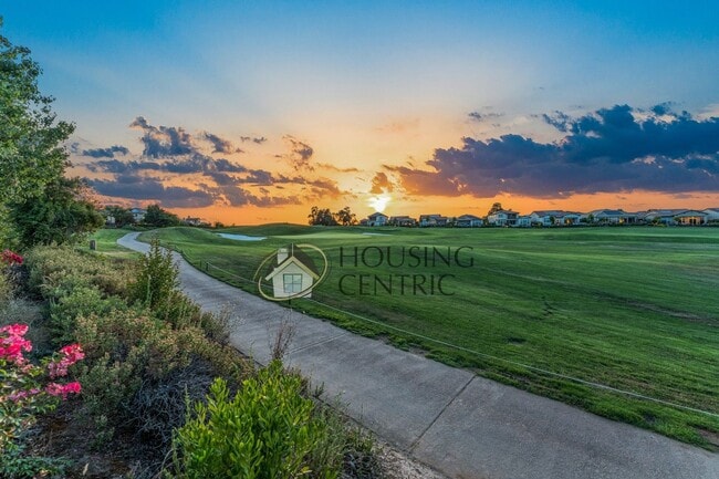 Building Photo - Executive Gated Serrano Golf-Course Home with Views of the 16th Hole!