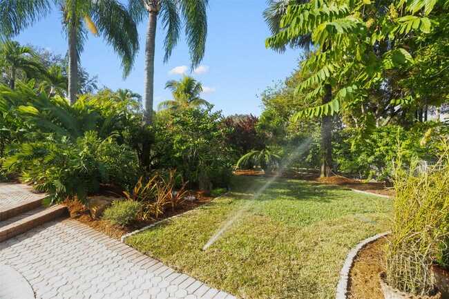 Building Photo - 1012 SW 156th Ave