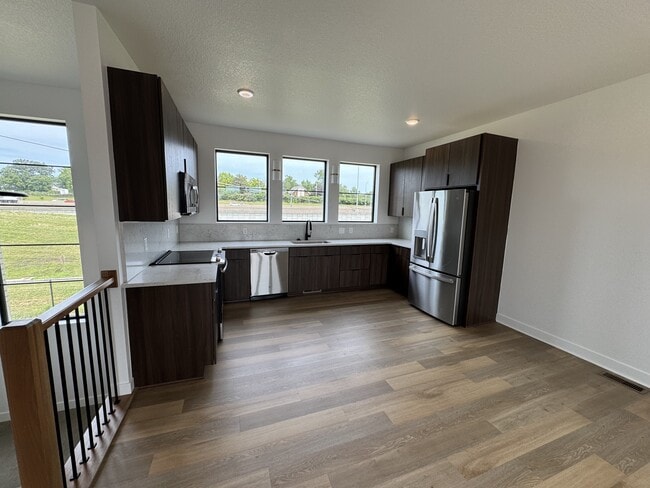 Building Photo - 1371 Keosauqua Way