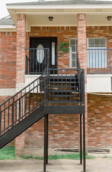 Primary Photo - 1625 Wood Ave