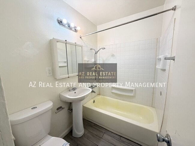 Building Photo - 7210 N 55th Dr