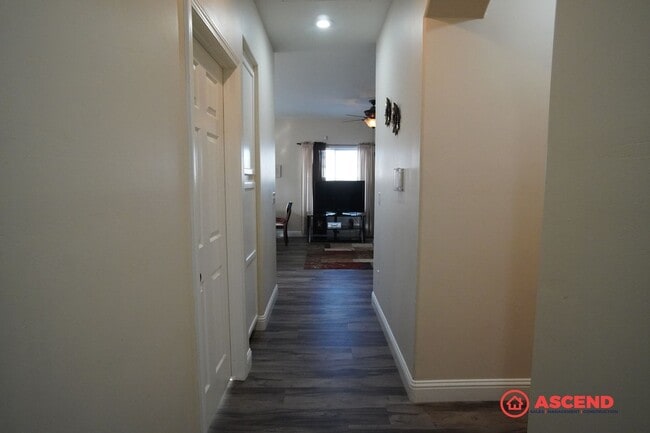 Building Photo - Fully Furnished Home In East Bakersfield!