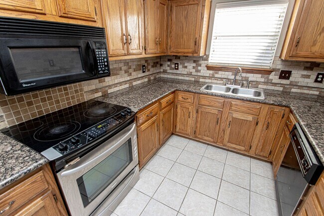 Building Photo - 1525 Northwick Ct
