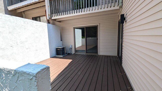 Building Photo - 17554 Parkwood Dr