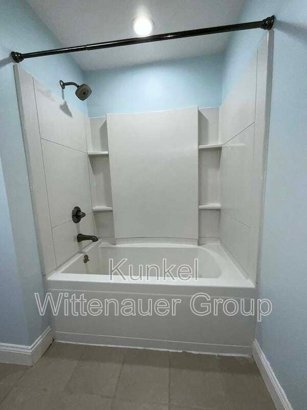 Building Photo - 43 Powder Creek Dr
