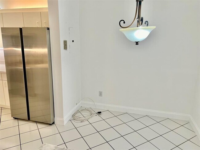 Building Photo - 9587 Weldon Cir