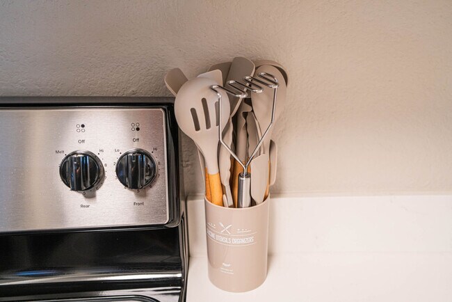 Building Photo - 8550 E McDowell Rd