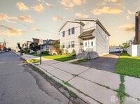 Building Photo - 138 Pershing Ave