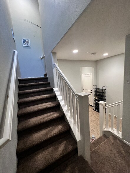 Building Photo - 3230 E Yountville Dr