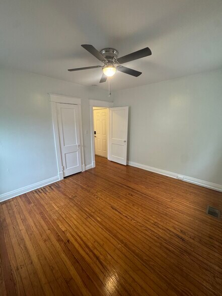 Bedroom - 1333 Castlewood Ave