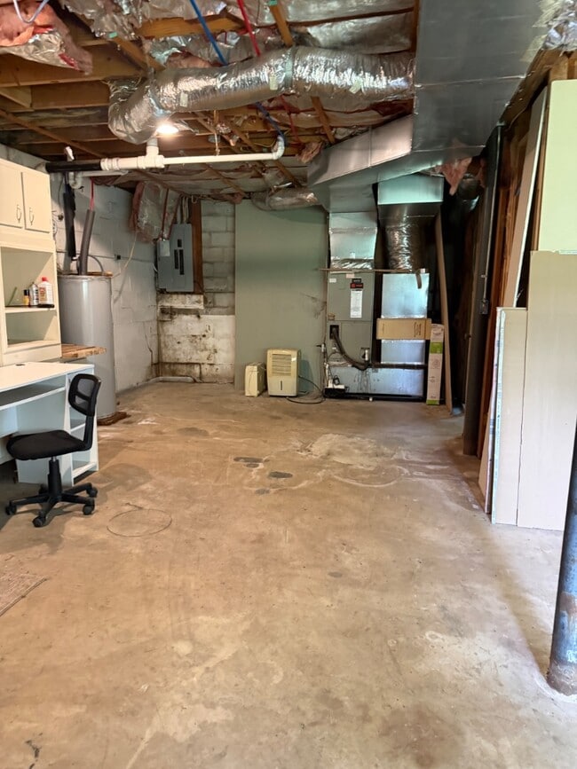 Building Photo - 118 Rhody Dr