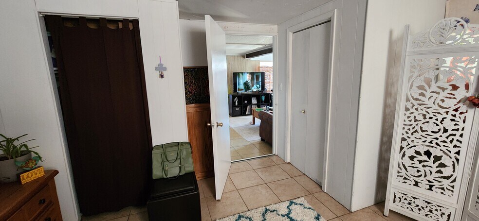 Second Bedroom/Flexroom in Main House - 150 E Los Mangos