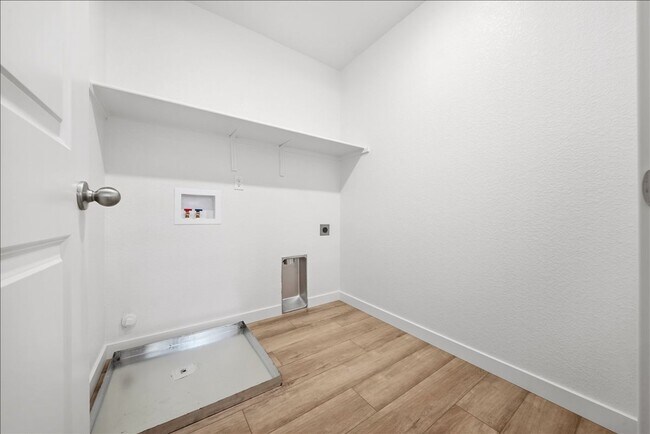 Building Photo - 2416 Interstellar Ln